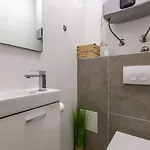 Artsea Apartman *